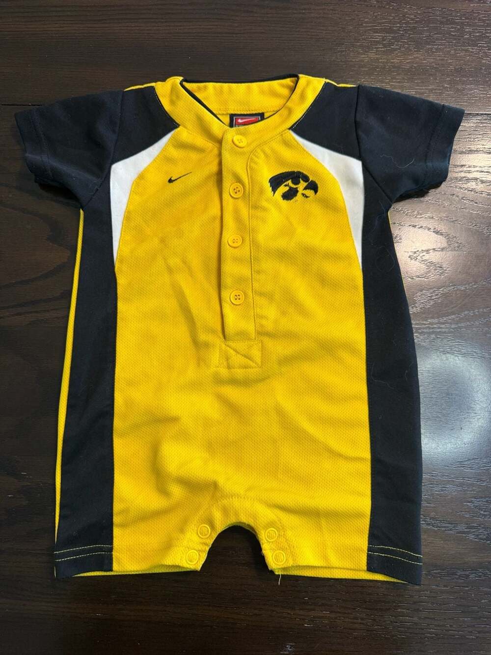 Nike Iowa Hawkeyes Jersey Romper Size 18M Yellow Black